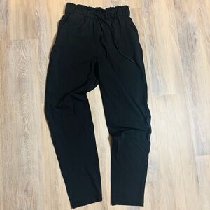 Lululemon Black Athletic Joggers Womens 4 (small)